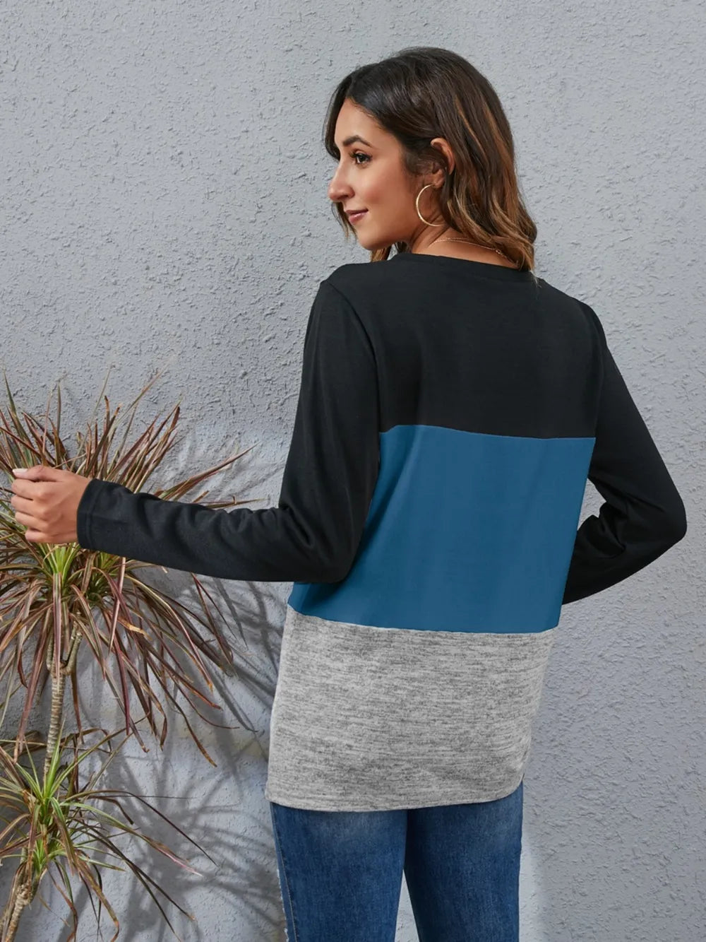 T-shirt à manches longues et col rond à blocs de couleurs