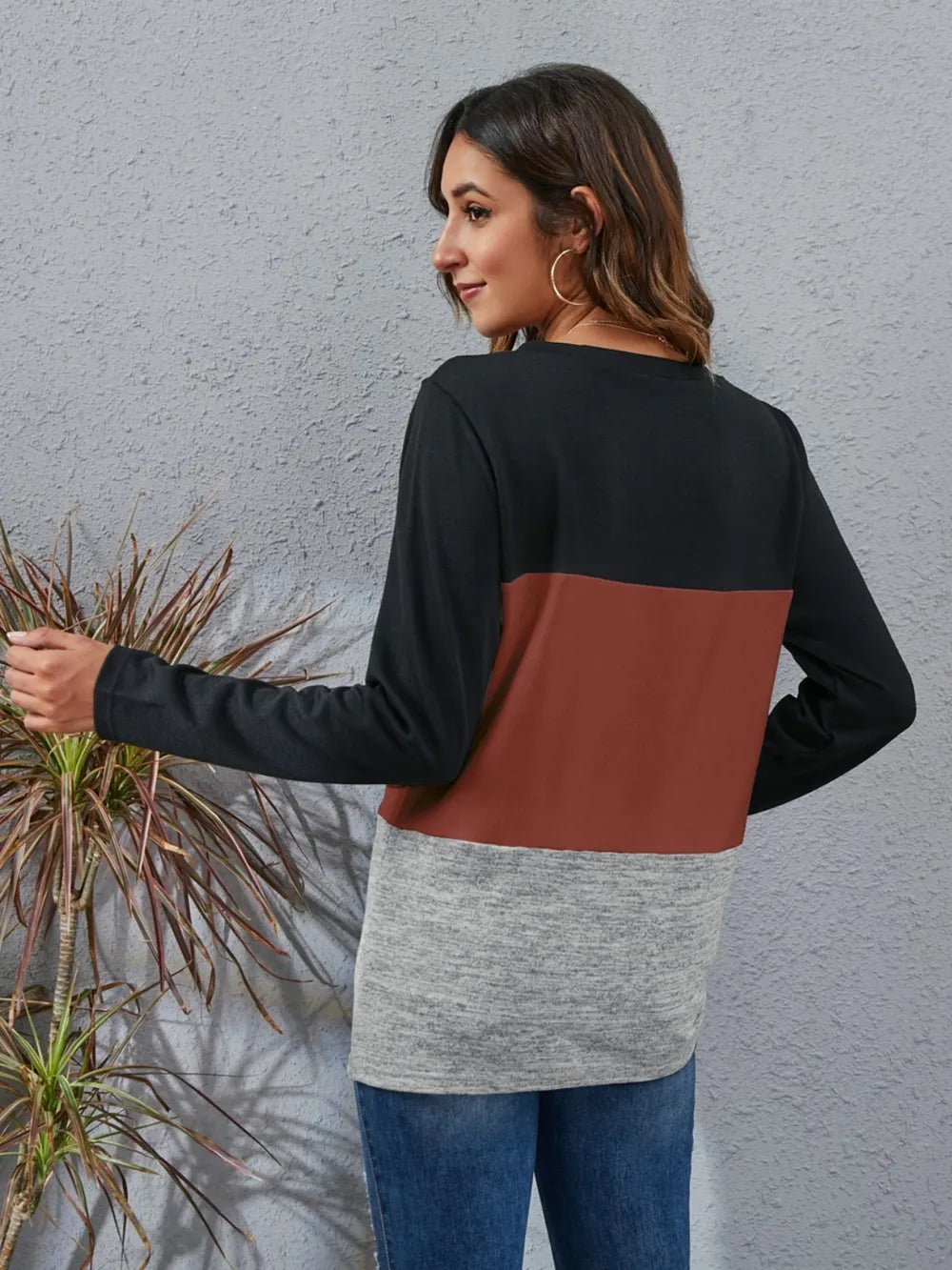 T-shirt à manches longues et col rond à blocs de couleurs