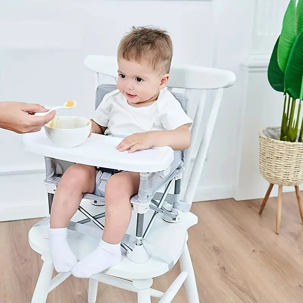CHAISE DE TABLE A MANGER PORTABLE