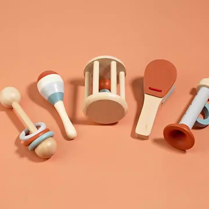 LOTS 5 INSTRUMENTS DE MUSIQUE EN BOIS