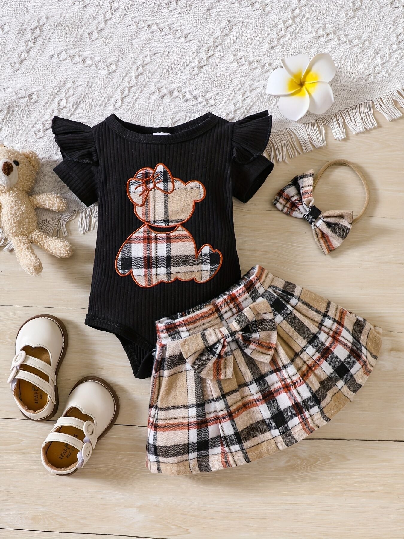 ENSEMBLE POUR BEBE FILLE