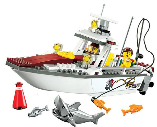 Blocs de construction de modèle de requin et de bateau de pêche