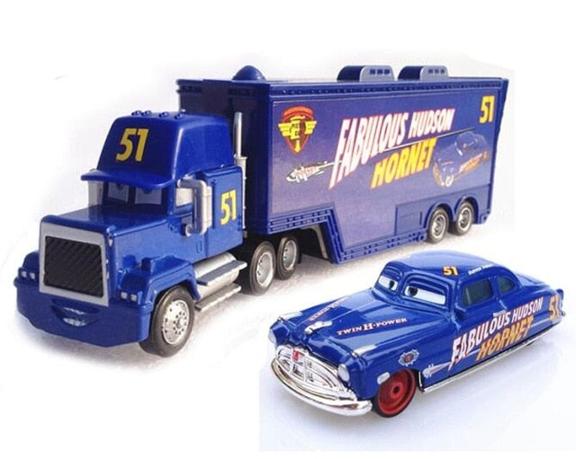LOT DE 2 VEHICULES CARS DE DISNEY