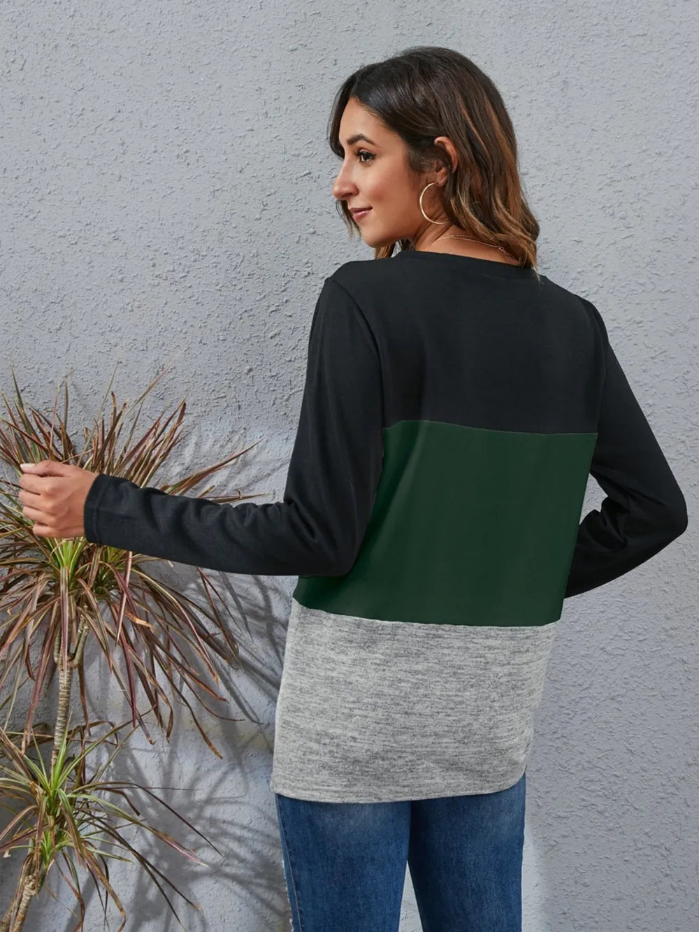 T-shirt à manches longues et col rond à blocs de couleurs